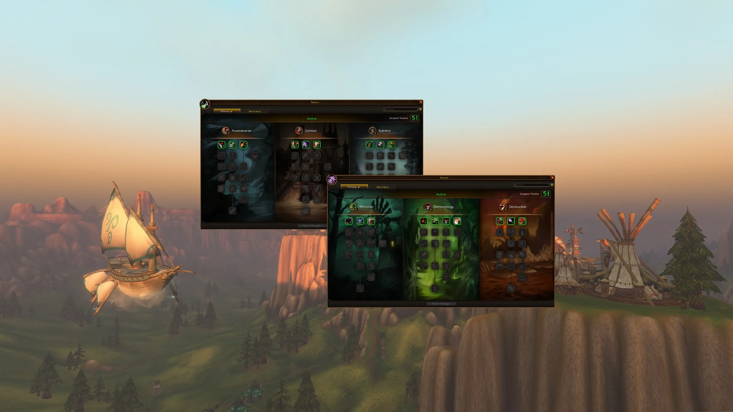 Die Talentfenster von Rogue und Warlock in World of Warcraft: Forever, vor roten Klippen, einem fliegenden Schiff und Zelten im Sonnenuntergang, ein offizielles Bild von World of Warcraft: Forever