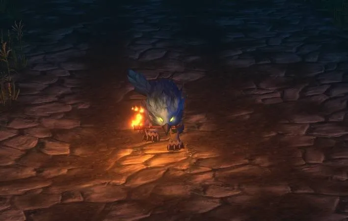 Una forma de Druid con la antorcha encendida en el pico sobre un camino de piedra oscuro, una captura de pantalla de la beta de World of Warcraft: Forever