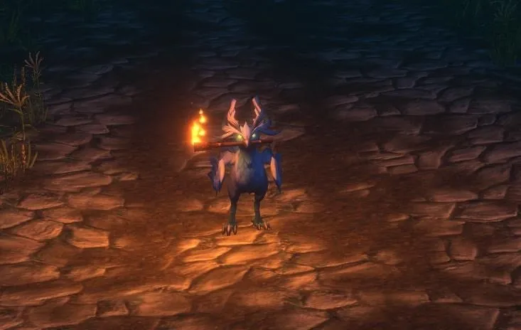 Un Druid en Travel Form con la antorcha en el pico sobre un camino de piedra oscuro, una captura de pantalla de la beta de World of Warcraft: Forever